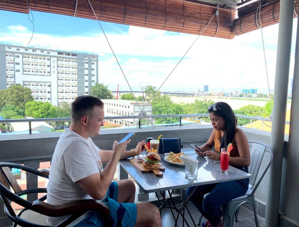 Pooltop Phnom Penh Bagian luar foto